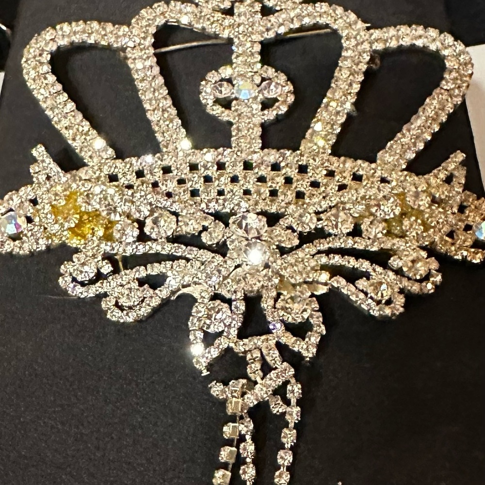 Vintage rhinestone, gigantic brooch